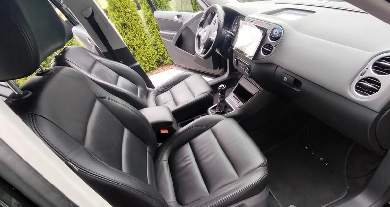 Volkswagen Tiguan cena 41800 przebieg: 208000, rok produkcji 2011 z Siedlce małe 277